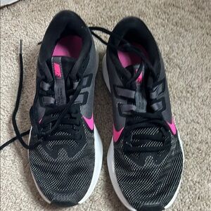 Nike Women's Black and Pink Running Shoes